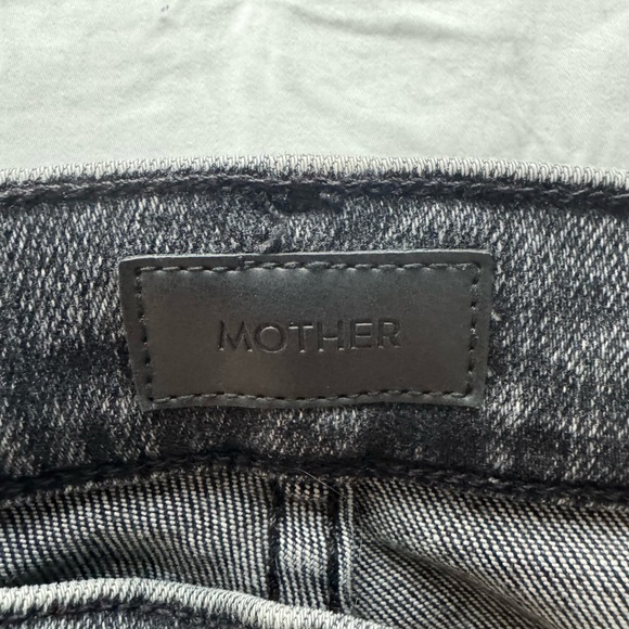 MOTHER High-Waisted Rascal Ankle Snippet Jeans, size 26 - Picture 6 of 8